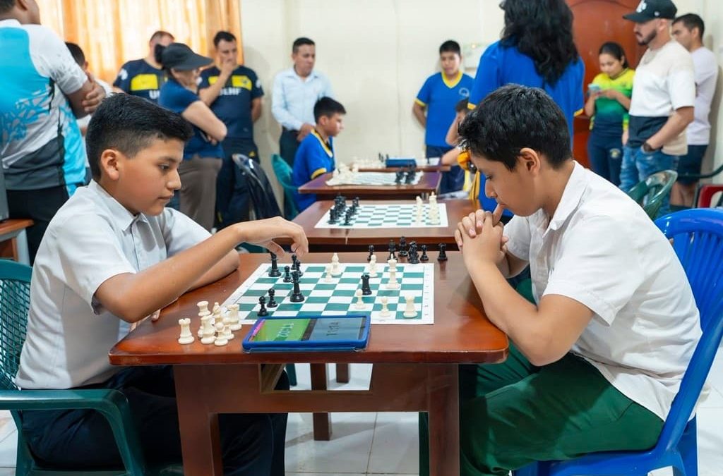 competencia de ajedrez en las categorías sub 14 y sub 16