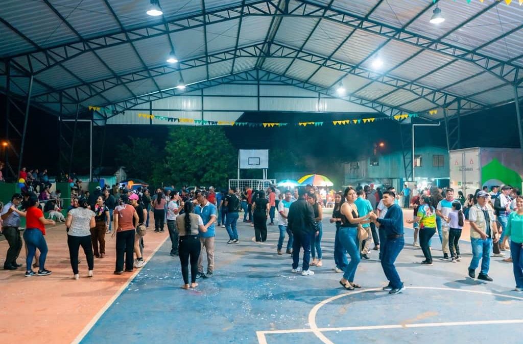 🎉💃 ¡𝗤𝘂𝗲 𝘃𝗶𝘃𝗮 𝗲𝗹 𝗰𝗮𝗿𝗻𝗮𝘃𝗮𝗹 𝗲𝗻 𝗹𝗼𝘀 𝗔𝗻𝗴𝗲𝗹𝗲𝘀!