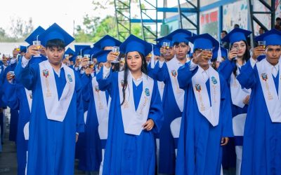 🎓 𝗖𝗮𝘀𝗰𝗮𝗹𝗲𝘀 𝗰𝗲𝗹𝗲𝗯𝗿𝗮 𝗮 𝘀𝘂𝘀 𝗻𝘂𝗲𝘃𝗼𝘀 𝗯𝗮𝗰𝗵𝗶𝗹𝗹𝗲𝗿𝗲𝘀