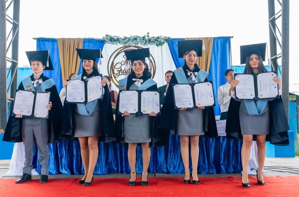 🎓 🎉𝗡𝘂𝗲𝘃𝗼𝘀 𝗕𝗮𝗰𝗵𝗶𝗹𝗹𝗲𝗿𝗲𝘀 𝗱𝗲𝗹 𝗘𝗰𝘂𝗮𝗱𝗼𝗿