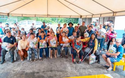 🤝🍎 Alimentos que llegan con amor👵